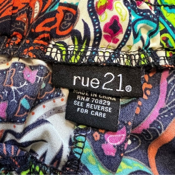 Rue21 Women’s Multicolor Pom Pom Shorts Elastic Waistband Loose Fit Size S - Picture 4 of 10
